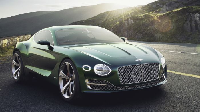 Η πρωτότυπη Bentley EXP 10 Speed 6 έκπλεξε τις εντυπώσεις στο Concorso dΆEleganza Villa DΆEste και πήρε μαζί της το βραβείο για τον σχεδιασμό πρωτότυπων.